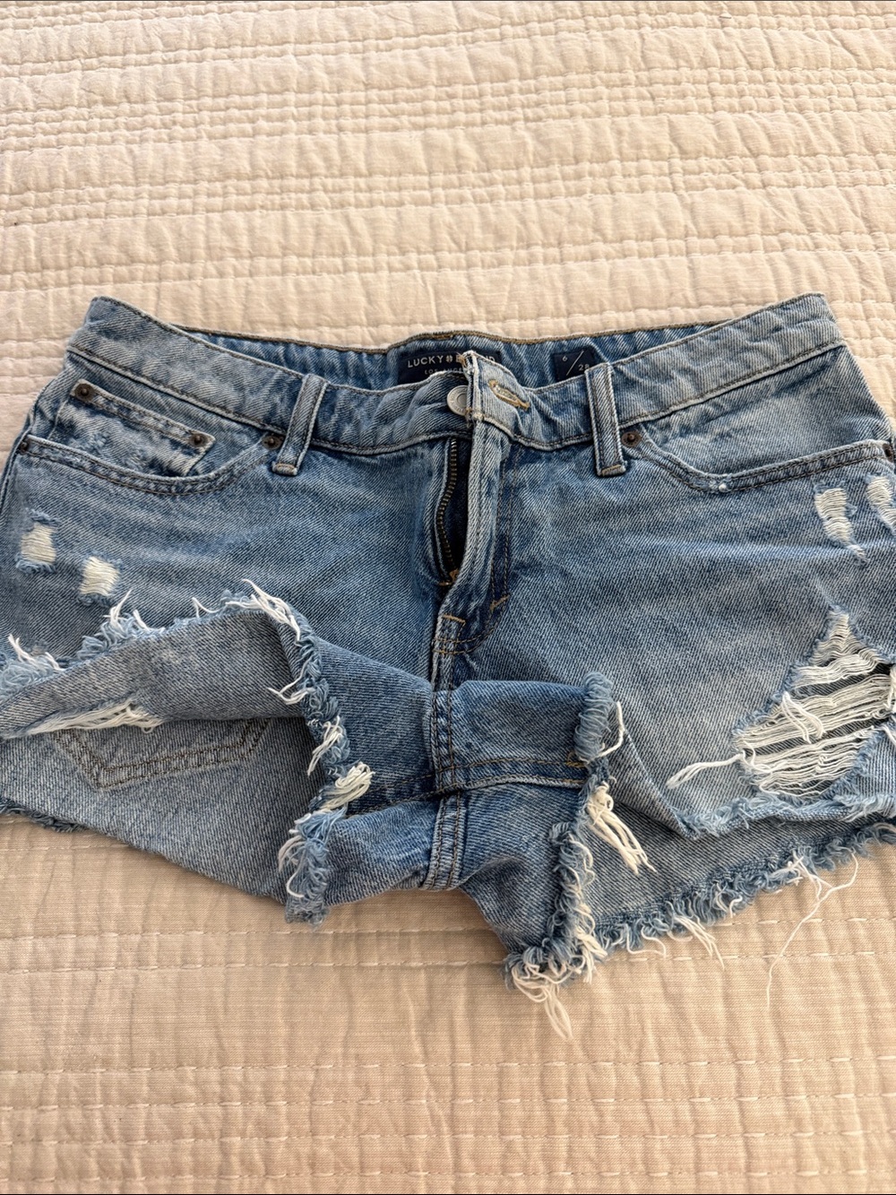 Lucky Brand Women's Light Blue Distressed Denim Cutoff Shorts - Picture 4 of 4